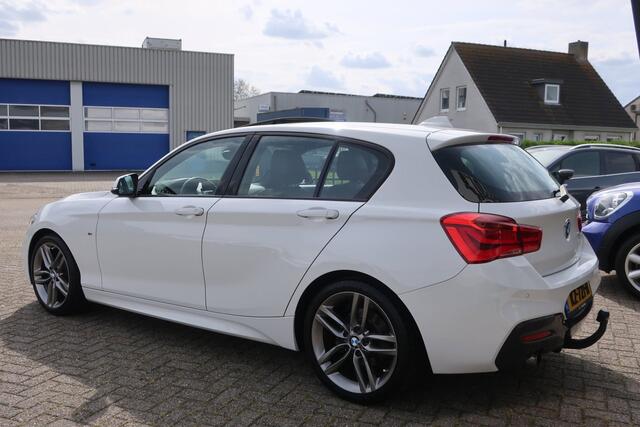 BMW 1-Serie 118i Centennial High Executive. DealerOH_LED_1eEigenaar_M-pakket_PDC_Schuifdak.
