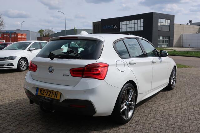 BMW 1-Serie 118i Centennial High Executive. DealerOH_LED_1eEigenaar_M-pakket_PDC_Schuifdak.