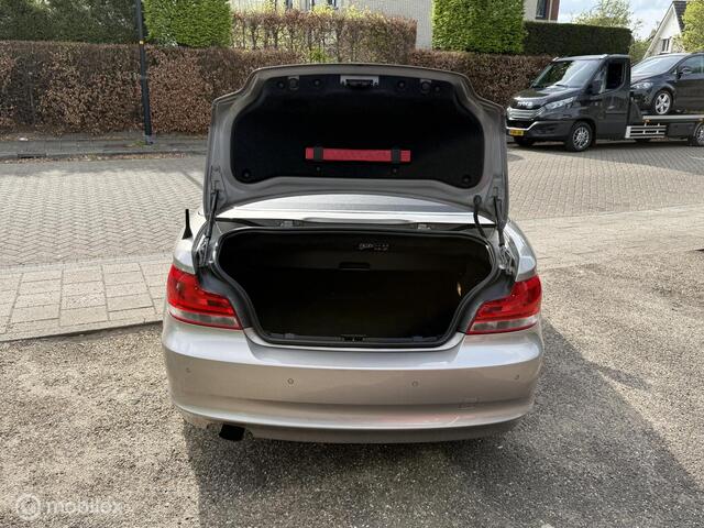 BMW 1-Serie Cabrio 118i High Executive BRUIN LEDER AUTOMAAT