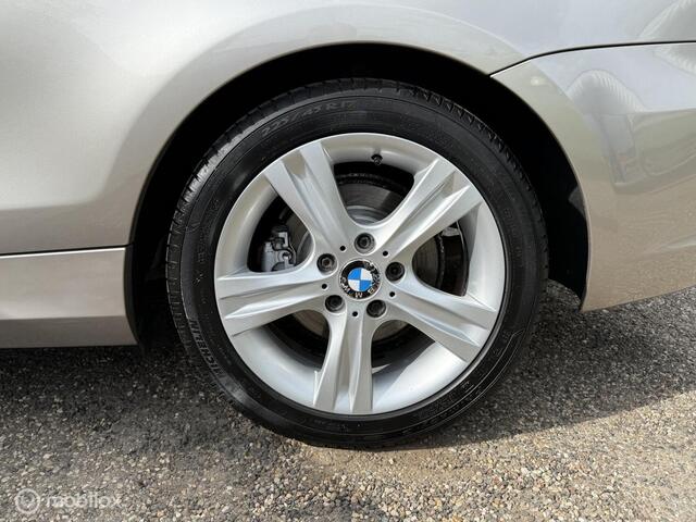 BMW 1-Serie Cabrio 118i High Executive BRUIN LEDER AUTOMAAT