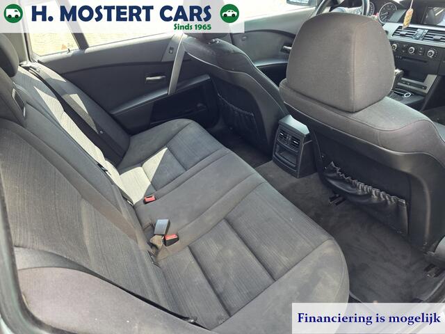 BMW 5-Serie Touring 523i Stationwagen Nette auto let op defect Bj.2009 Full Options AUTOMAAT moter rookt