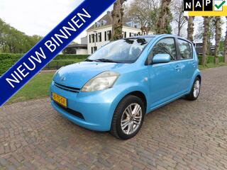 DAIHATSU SIRION 2 1.0-12V Trend Airco Stuurbekrachtiging 5 Drs LM Velgen Trekhaak