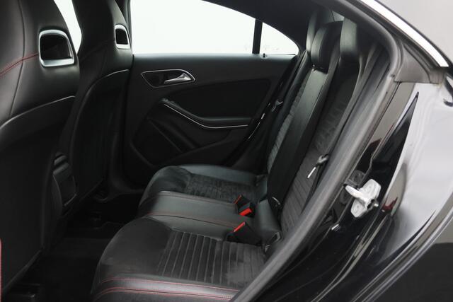 Mercedes-Benz CLA-Klasse 180 Ambition AMG-Line Automaat Xenon, Navigatie, Cruise, PDC, 18