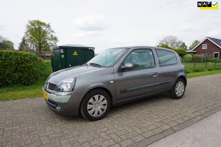 RENAULT CLIO 1.4-16V Privil�ge AIRCO