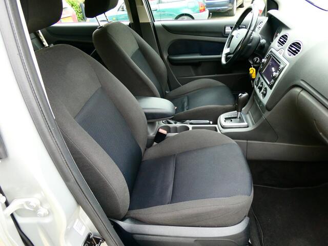 Ford Focus 1.6-16V Automaat 101pk 2e eig. 5-deurs Airco Cruise Trekhaak