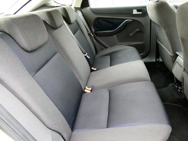 Ford Focus 1.6-16V Automaat 101pk 2e eig. 5-deurs Airco Cruise Trekhaak