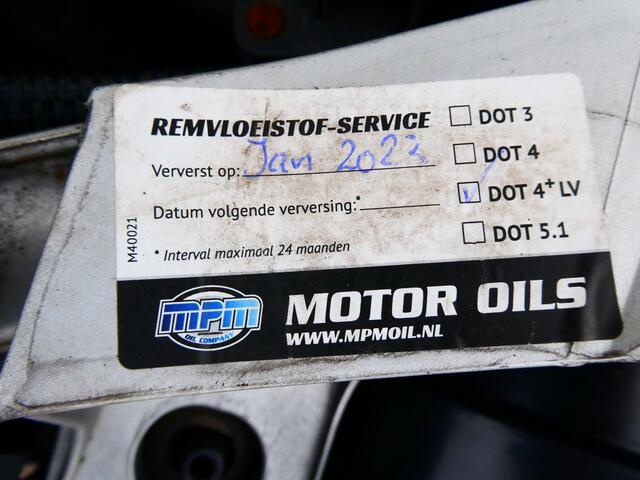 Ford Focus 1.6-16V Automaat 101pk 2e eig. 5-deurs Airco Cruise Trekhaak