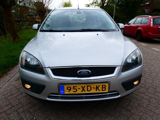 Ford Focus 1.6-16V Automaat 101pk 2e eig. 5-deurs Airco Cruise Trekhaak