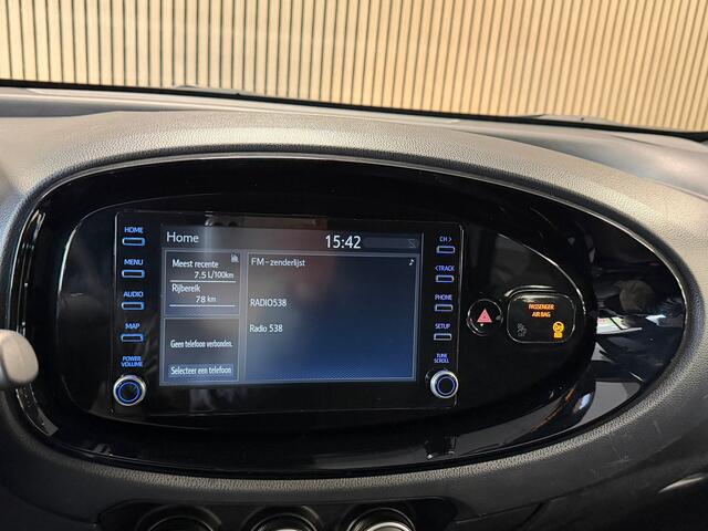 Toyota Aygo X 1.0 VVT-i S-CVT Envy AUT. AIRCO CAMERA BLUETOOTH STOELVERWARMING START/STOP CRUISE LANE-ASSIST