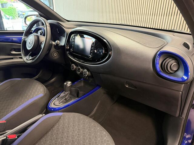 Toyota Aygo X 1.0 VVT-i S-CVT Envy AUT. AIRCO CAMERA BLUETOOTH STOELVERWARMING START/STOP CRUISE LANE-ASSIST