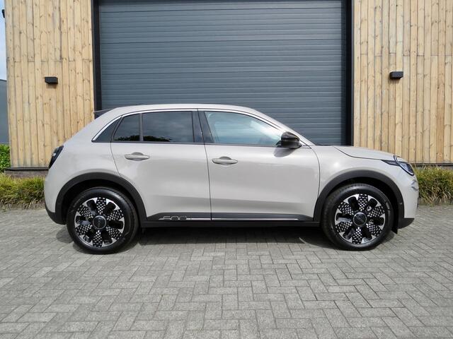 Fiat 600 600e La Prima 54 kWh Full option Leder Stoelmassage