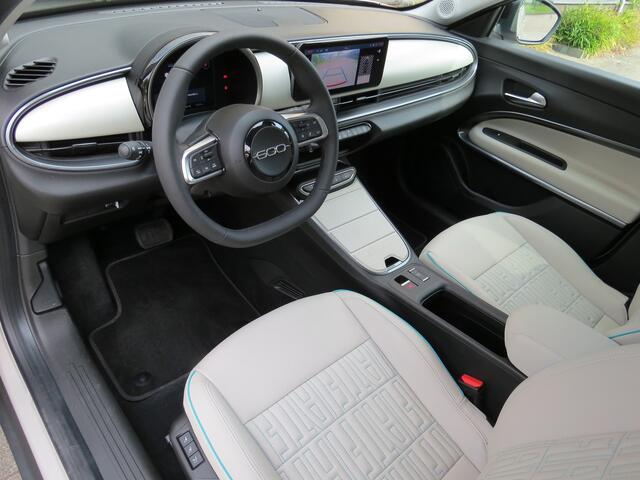 Fiat 600 600e La Prima 54 kWh Full option Leder Stoelmassage