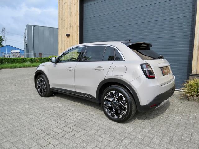 Fiat 600 600e La Prima 54 kWh Full option Leder Stoelmassage