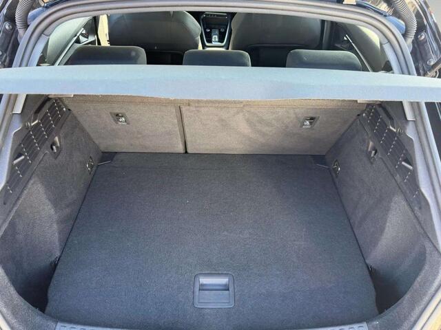 Audi A3 SPORTBACK 35 TFSI Business edition | LED | Automaat | Trekhaak | Sportstoelen | 1e Eigenaar | Cruise Control | Incl. BTW