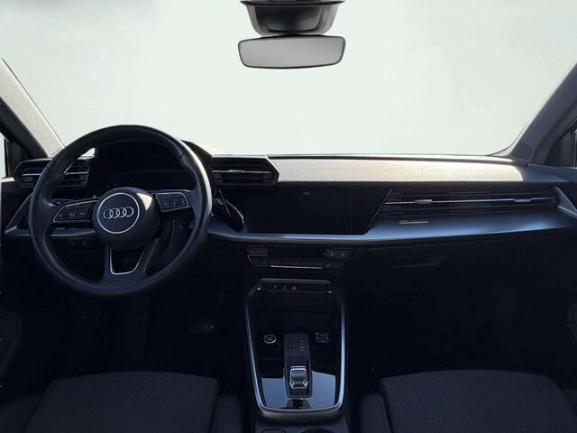 Audi A3 SPORTBACK 35 TFSI Business edition | LED | Automaat | Trekhaak | Sportstoelen | 1e Eigenaar | Cruise Control | Incl. BTW