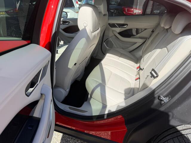 Jaguar I-Pace EV400 First Edition 90 kWh 91% SOH Uniek laag Kms e Banden Vol Optie