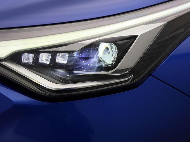 Toyota C-HR 1.8 140Pk Hybrid Business Plus | Navigatie | Climate Control | Stoel & Stuurverwarming | Licht metalen velgen 18 inch | Adaptive Cruise Control |