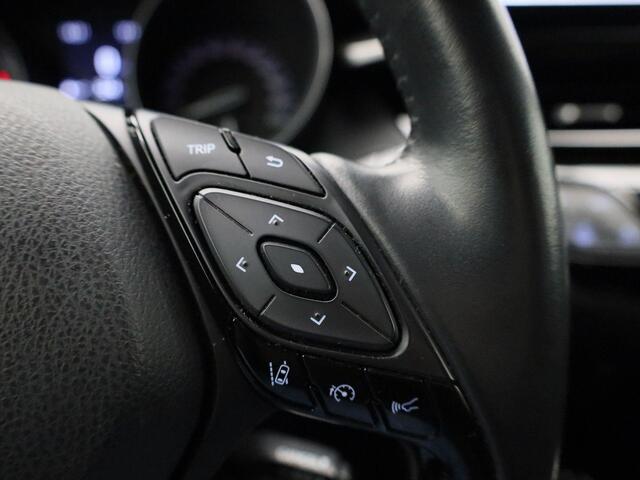 Toyota C-HR 1.8 140Pk Hybrid Business Plus | Navigatie | Climate Control | Stoel & Stuurverwarming | Licht metalen velgen 18 inch | Adaptive Cruise Control |