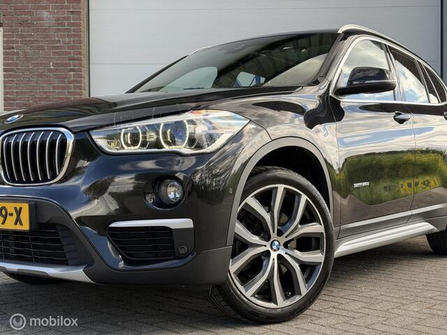 BMW X1 sDrive20i High Executive Pano Trekhaak Head UP Sportstoelen