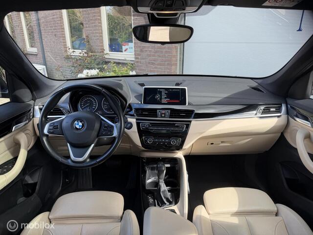 BMW X1 sDrive20i High Executive Pano Trekhaak Head UP Sportstoelen