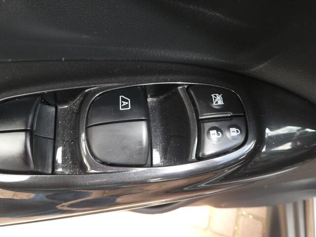 Nissan Juke 1.6 N-Connecta Automaat, Navi, Camera, 17 LM Velgen