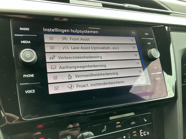 Volkswagen Arteon Shooting Brake 1.4 TSI PHEV 218PK R-Line Business DSG � Panoramadak � Trekhaak � Camera � Stoel, Stuur & achterbank verwarmd � Apple/Android Ca