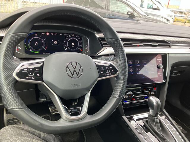 Volkswagen Arteon Shooting Brake 1.4 TSI PHEV 218PK R-Line Business DSG � Panoramadak � Trekhaak � Camera � Stoel, Stuur & achterbank verwarmd � Apple/Android Ca