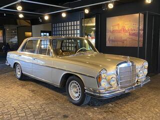 Mercedes-Benz 300 SEL 6.3 W109