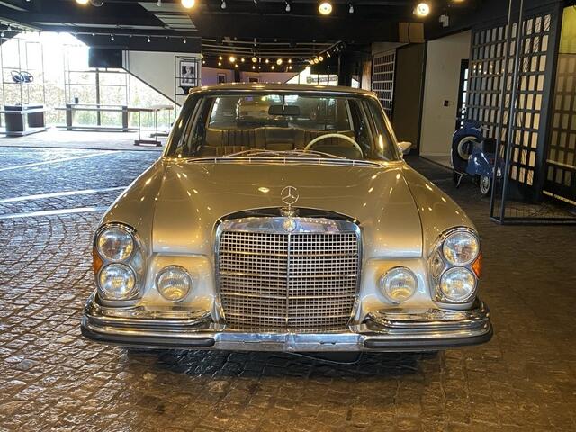 Mercedes-Benz 300 SEL 6.3 W109
