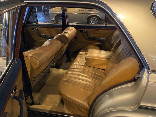 Mercedes-Benz 300 SEL 6.3 W109