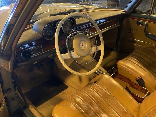 Mercedes-Benz 300 SEL 6.3 W109