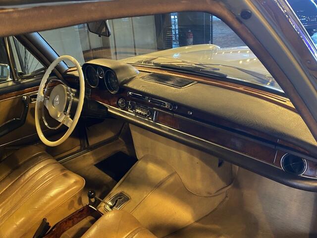 Mercedes-Benz 300 SEL 6.3 W109