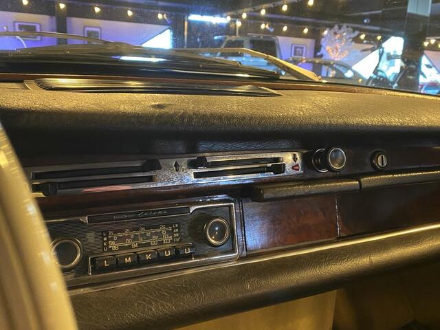 Mercedes-Benz 300 SEL 6.3 W109