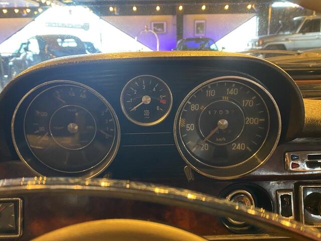 Mercedes-Benz 300 SEL 6.3 W109