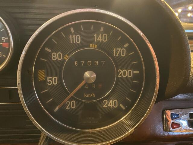 Mercedes-Benz 300 SEL 6.3 W109