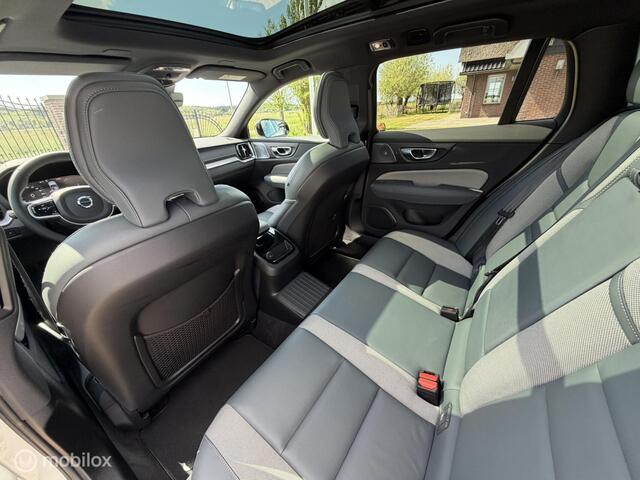 Volvo V60 T8 Recharge AWD R-Design B&W Panorama 19 Trkh 360