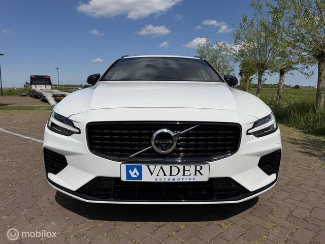 Volvo V60 T8 Recharge AWD R-Design B&W Panorama 19 Trkh 360