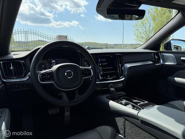 Volvo V60 T8 Recharge AWD R-Design B&W Panorama 19 Trkh 360