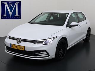 VOLKSWAGEN GOLF 1.0 eTSI Life Business AUTOMAAT| ADAPTIVE CRUISE CONTROL| STOEL+ STUURVERWARMING| APPLE CARPLAY/ ANDROID AUTO| 18 INCH HOOGLANS ZWARTE VELGEN| BTW| RIJKLAAPRIJS INCL. 12 MND BOVAG GARANTIE