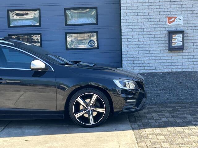Volvo V60 2.0 D4 191pk AUTOM. R-Design EXPORT/ HANDEL I OPENDAK I LEER