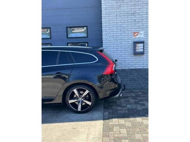 Volvo V60 2.0 D4 191pk AUTOM. R-Design EXPORT/ HANDEL I OPENDAK I LEER