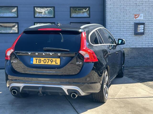 Volvo V60 2.0 D4 191pk AUTOM. R-Design EXPORT/ HANDEL I OPENDAK I LEER