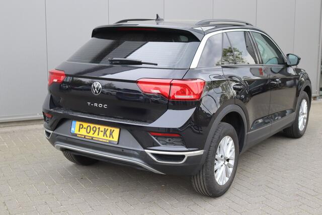 Volkswagen T-ROC 1.0 TSI Style Business Adaptive-cruise/Parkeerhulp/Stoelverwarming/Carplay