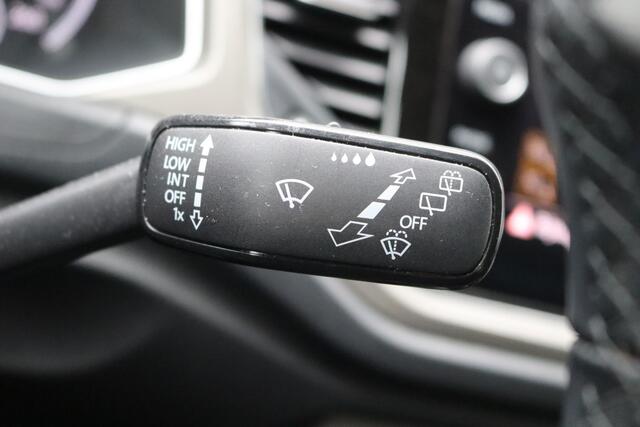 Volkswagen T-ROC 1.0 TSI Style Business Adaptive-cruise/Parkeerhulp/Stoelverwarming/Carplay