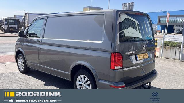 Volkswagen Transporter T6.1 150 pk DSG LMV Bumpers in kleur