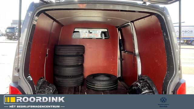 Volkswagen Transporter T6.1 150 pk DSG LMV Bumpers in kleur