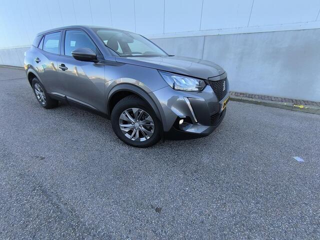 Peugeot 2008 1.2 PureTech Blue Lease Active 130PK incl motor update tegen olie verbruik, carplay, climate en cruise control, camera.