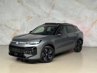 VOLKSWAGEN T-Roc 1.5 eTsi R-Line / Nieuw / Pano / Blackpack /