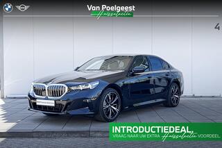 BMW 5-SERIE Sedan 530e M-Sport | Trekhaak | Glazendak | 20 inch | Driving Assistant Plus | Huisselectie