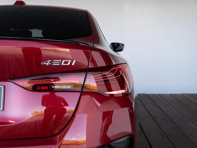 BMW 4-Serie Gran Coupé 420i | M Sportpakket Pro | Driving Assistant | Achteruitrijcamera | Glazen Schuif-/Kanteldak